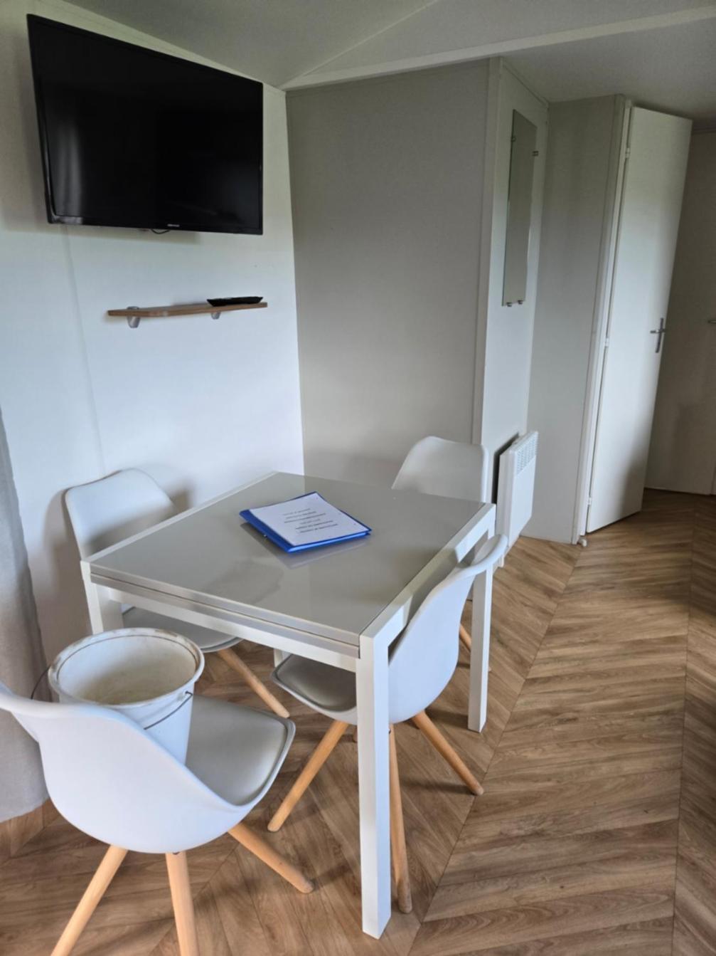 Fmlodge Mobilhome Oranger Сериньян Экстерьер фото